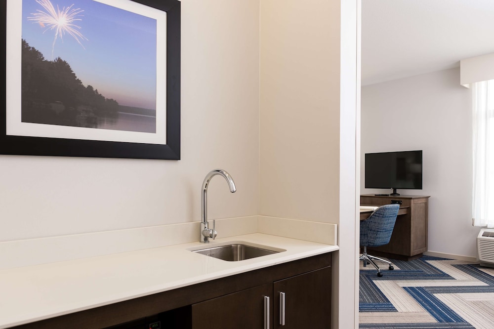Hampton Inn & Suites La Crosse/Downtown 19/63