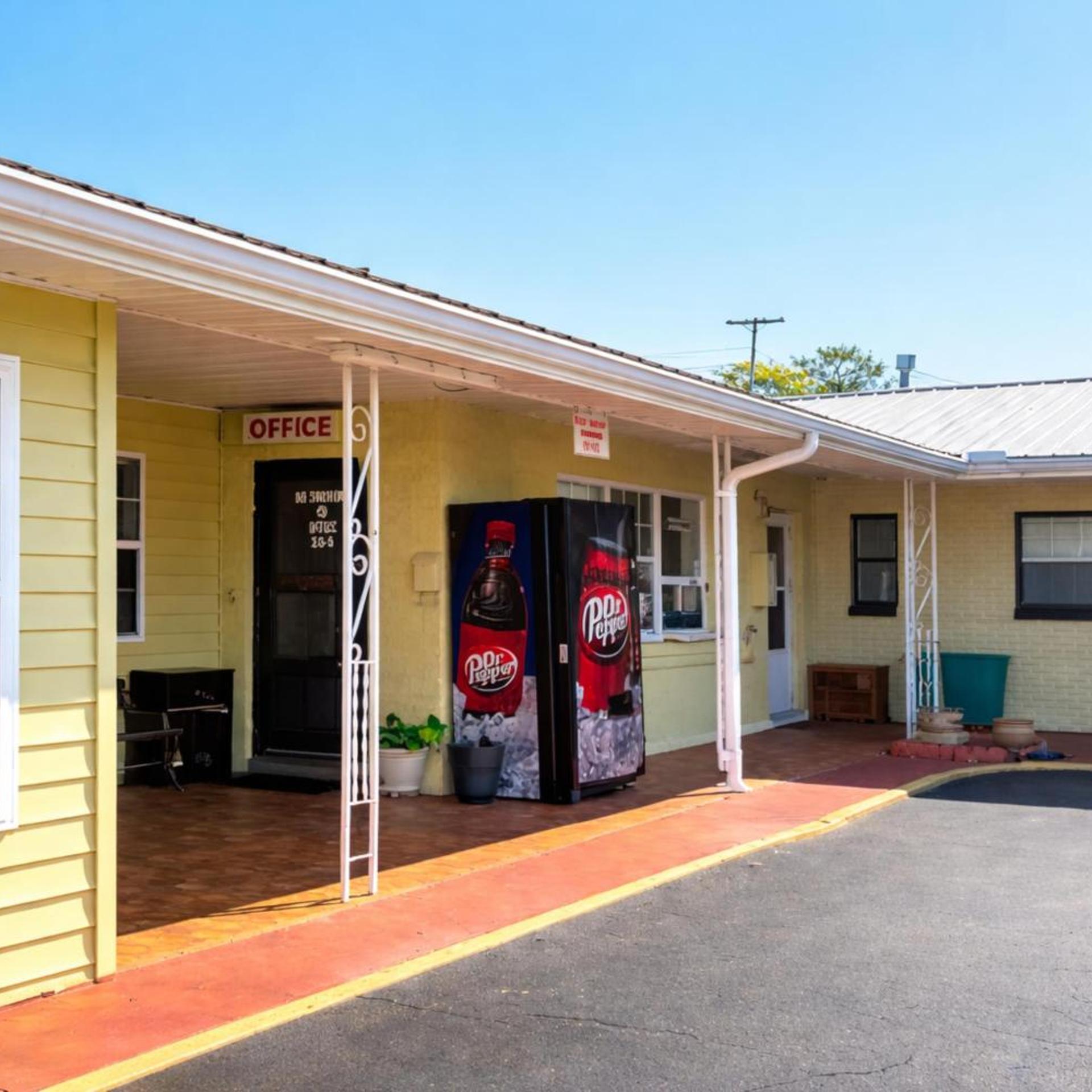 Riviera Motel Elba Near Enterprise US 84 21/25