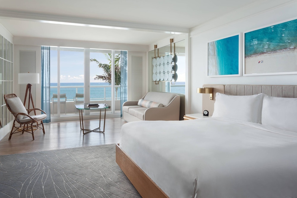 Lanai, King Bed, Pool View