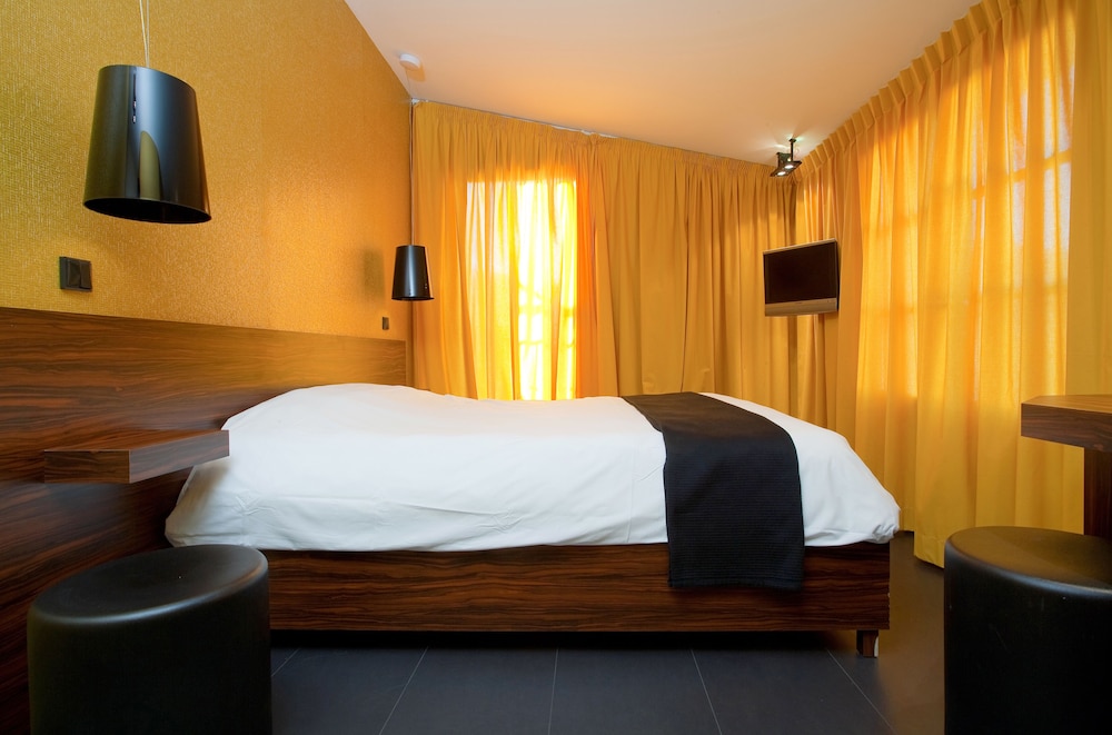 Hotel Montmorency 32/73