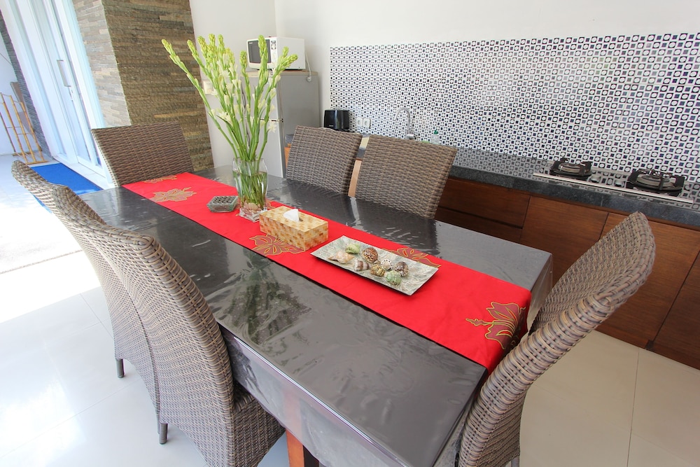 Heliconia Villa 65/77