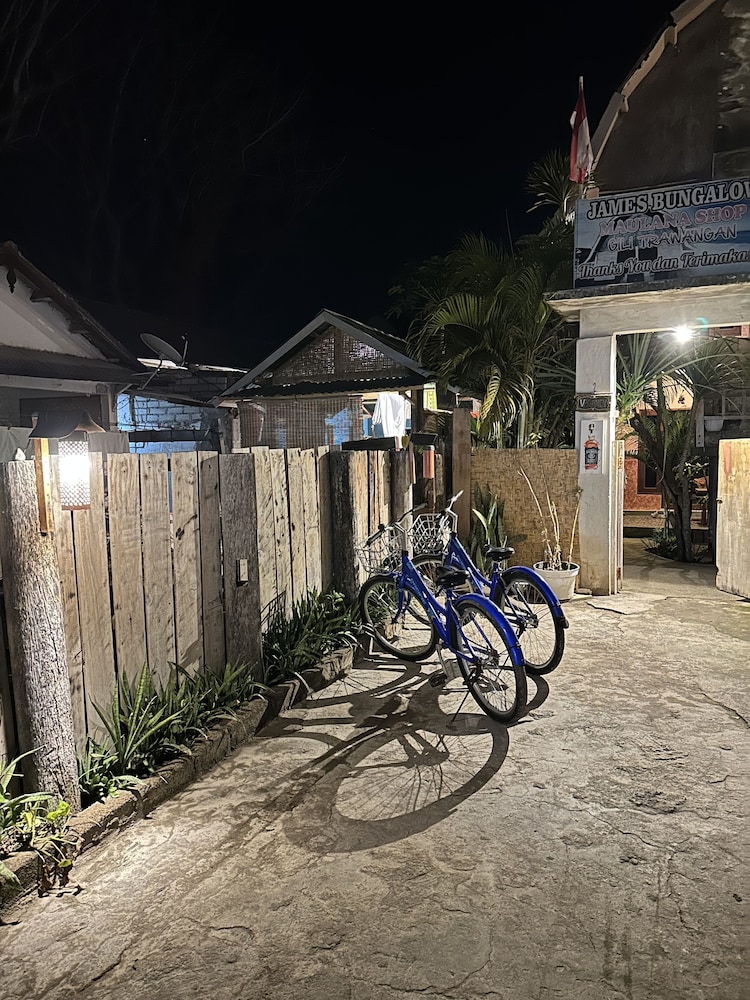 Jamess Bungalow 16/26