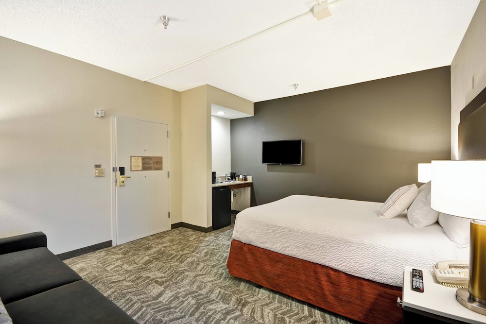 SUITE, QUEEN BED, BATHTUB, ACCESSIBLE