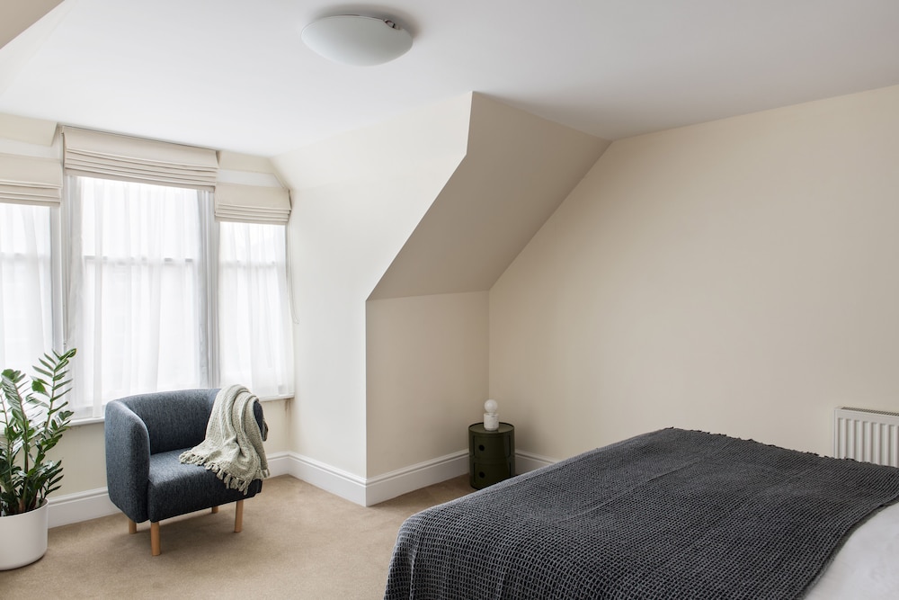 SACO Reading - Castle Crescent 16/64