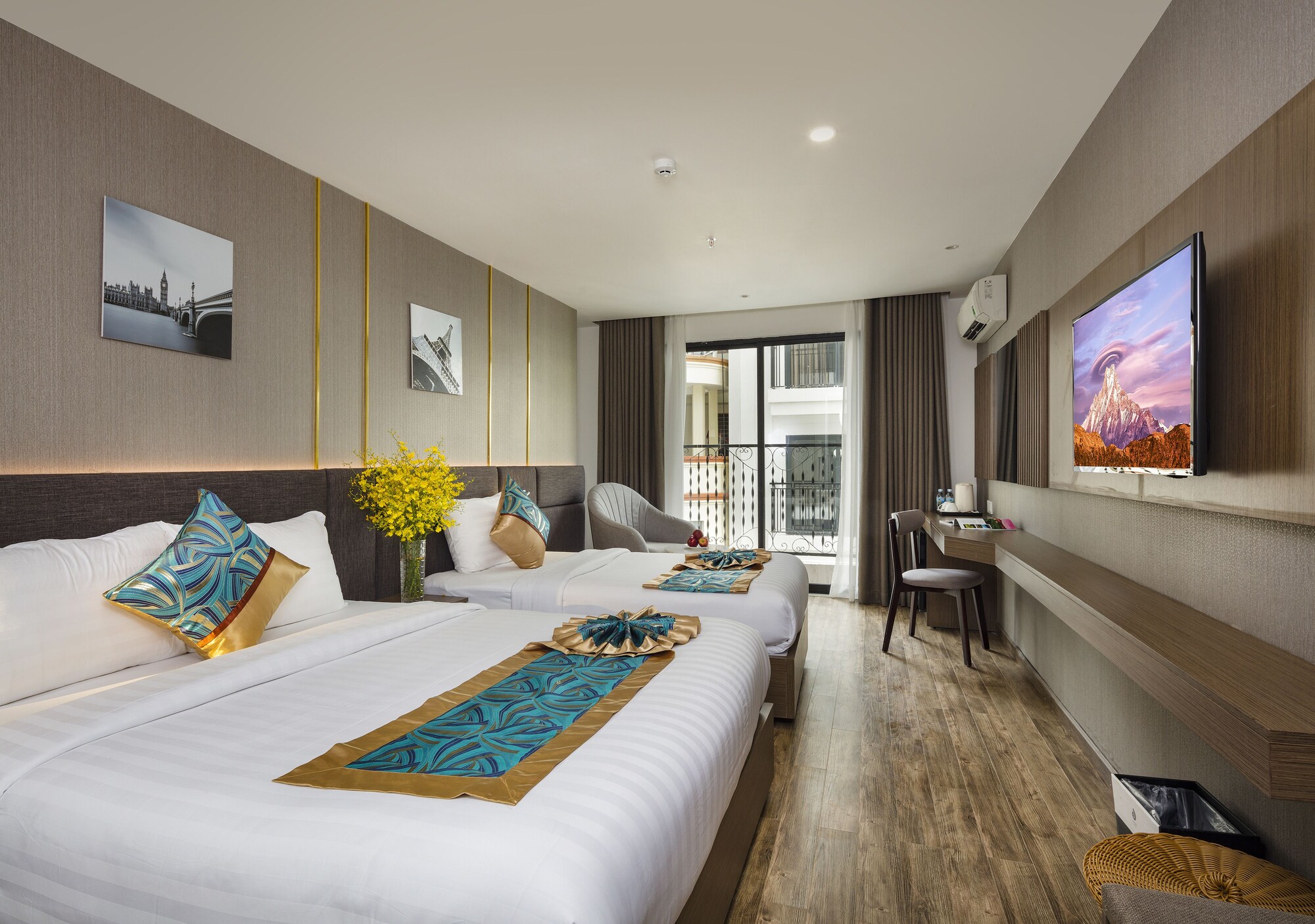 DELUXE, DOUBLE BED, SEA VIEW