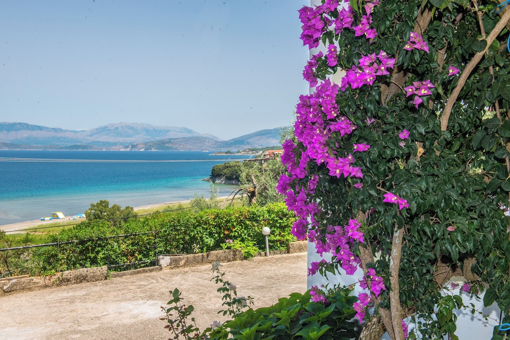Dionysos Apartments 56/67