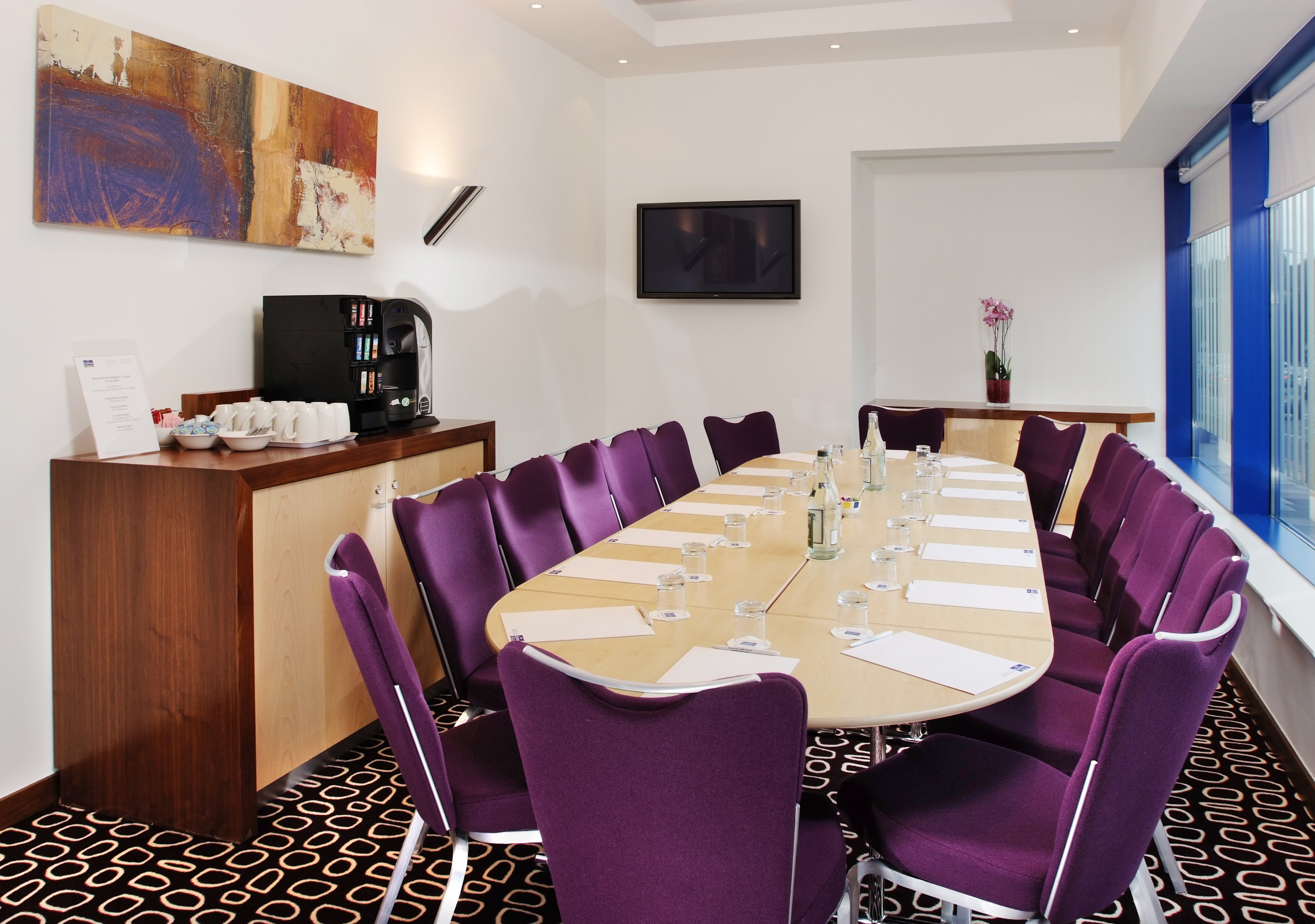 Holiday Inn Express London Golders Green A406 14/19