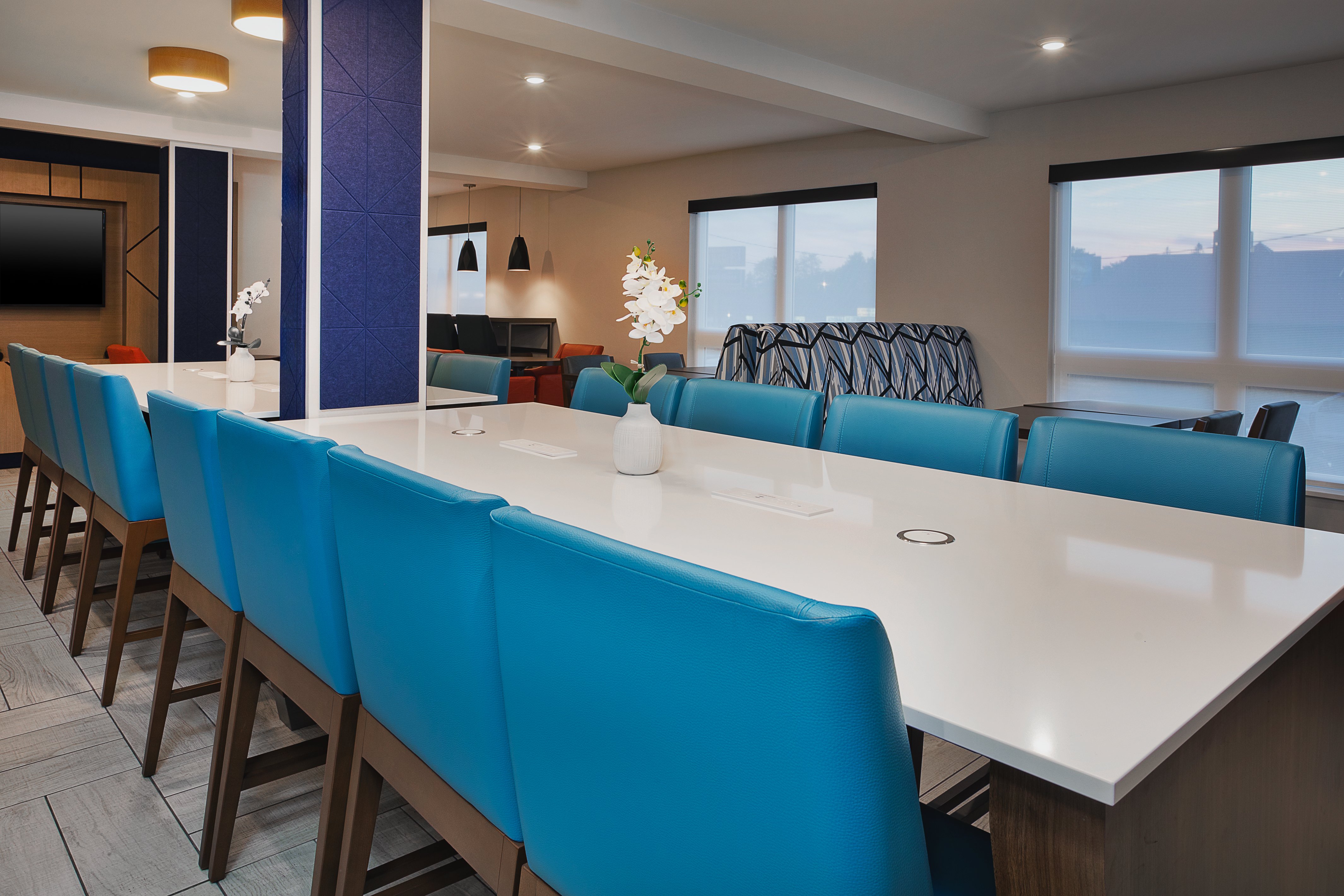 Holiday Inn Express Suites Fredericton 64/76