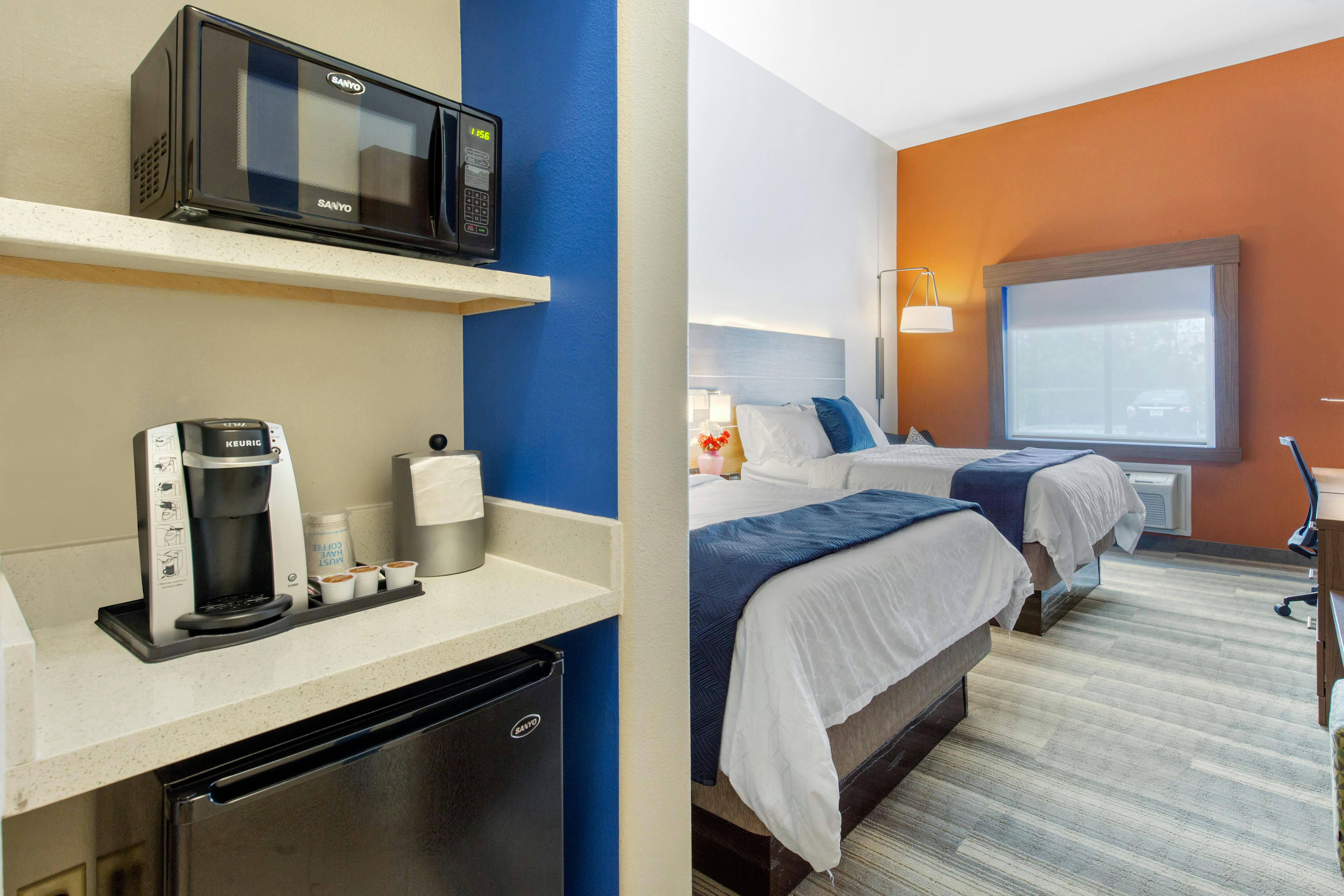 Holiday Inn Express Hotel Suites Houston Alvin 19/52