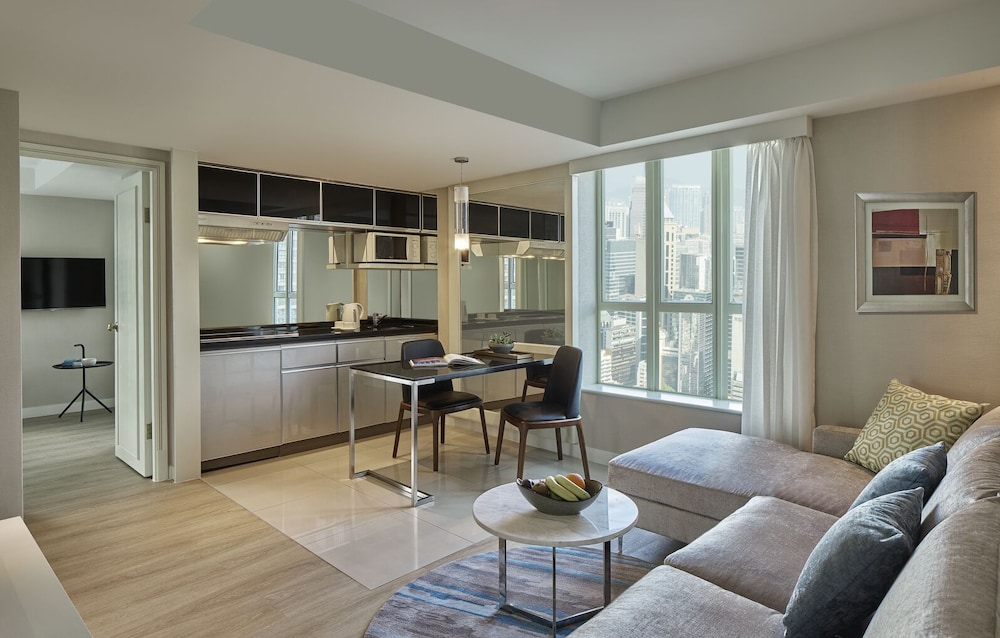 Two Macdonnell Road 32/47