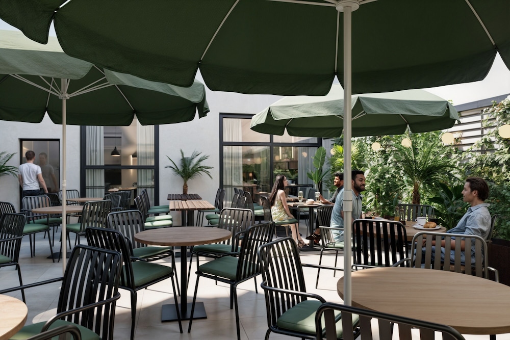 Honest Budapest by Chic & Basic 73/81