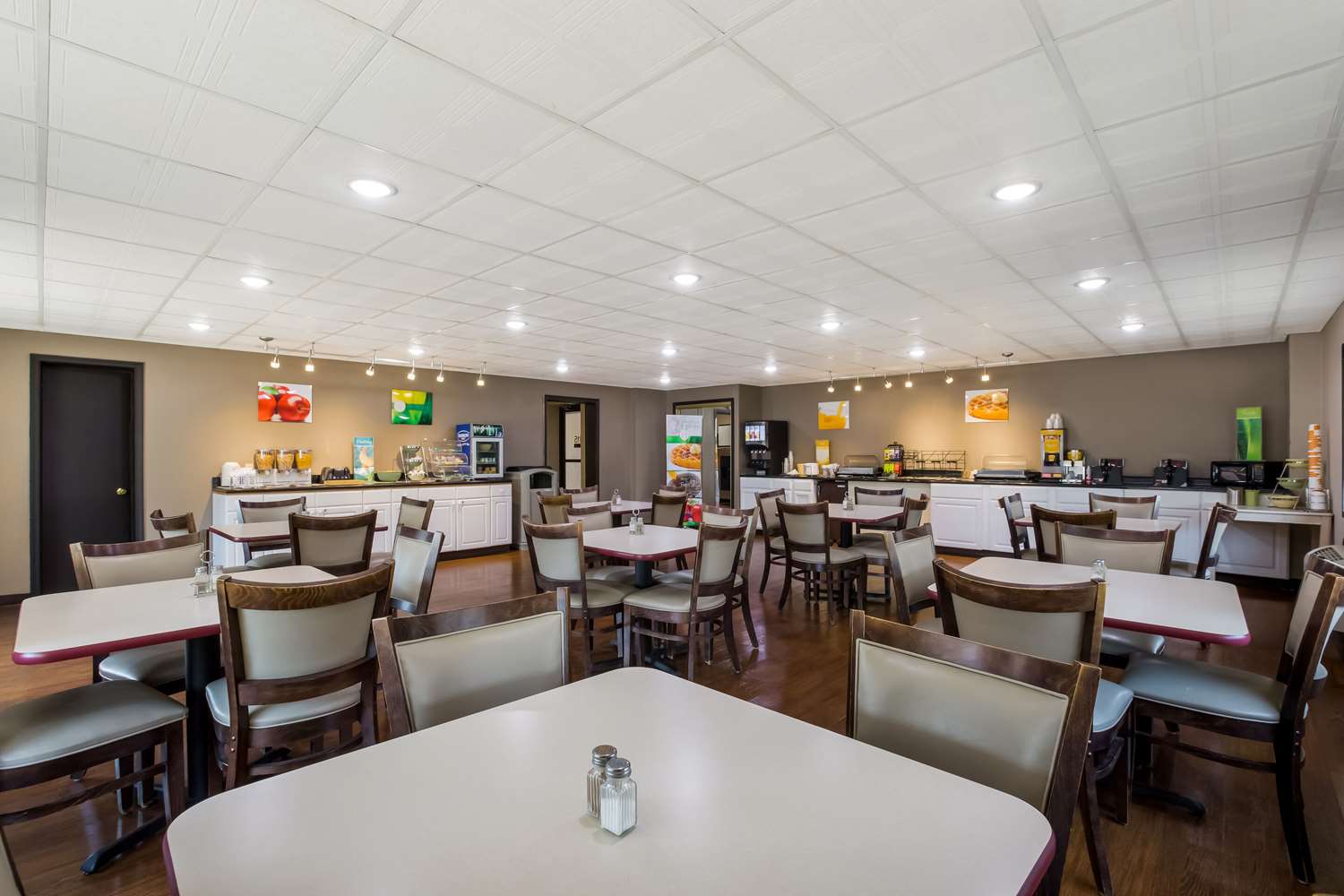 Quality Inn & Suites Millville 22/26