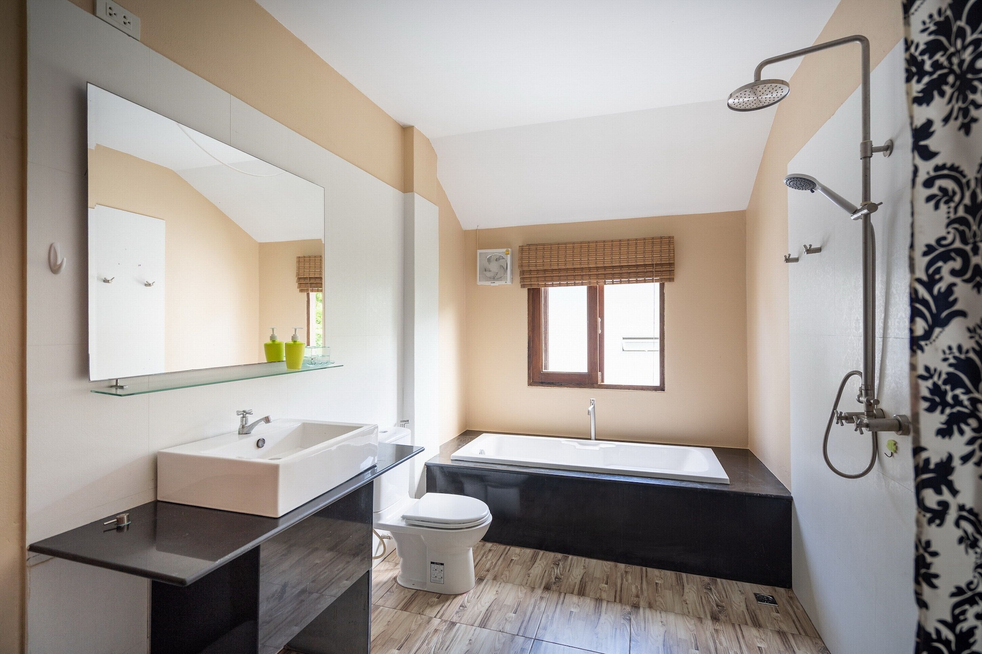 فيلا عائلية بسرير كينج وسريرين كينج بغرفتي نوم مع أريكة، Samui Villa Whitney 5/6
