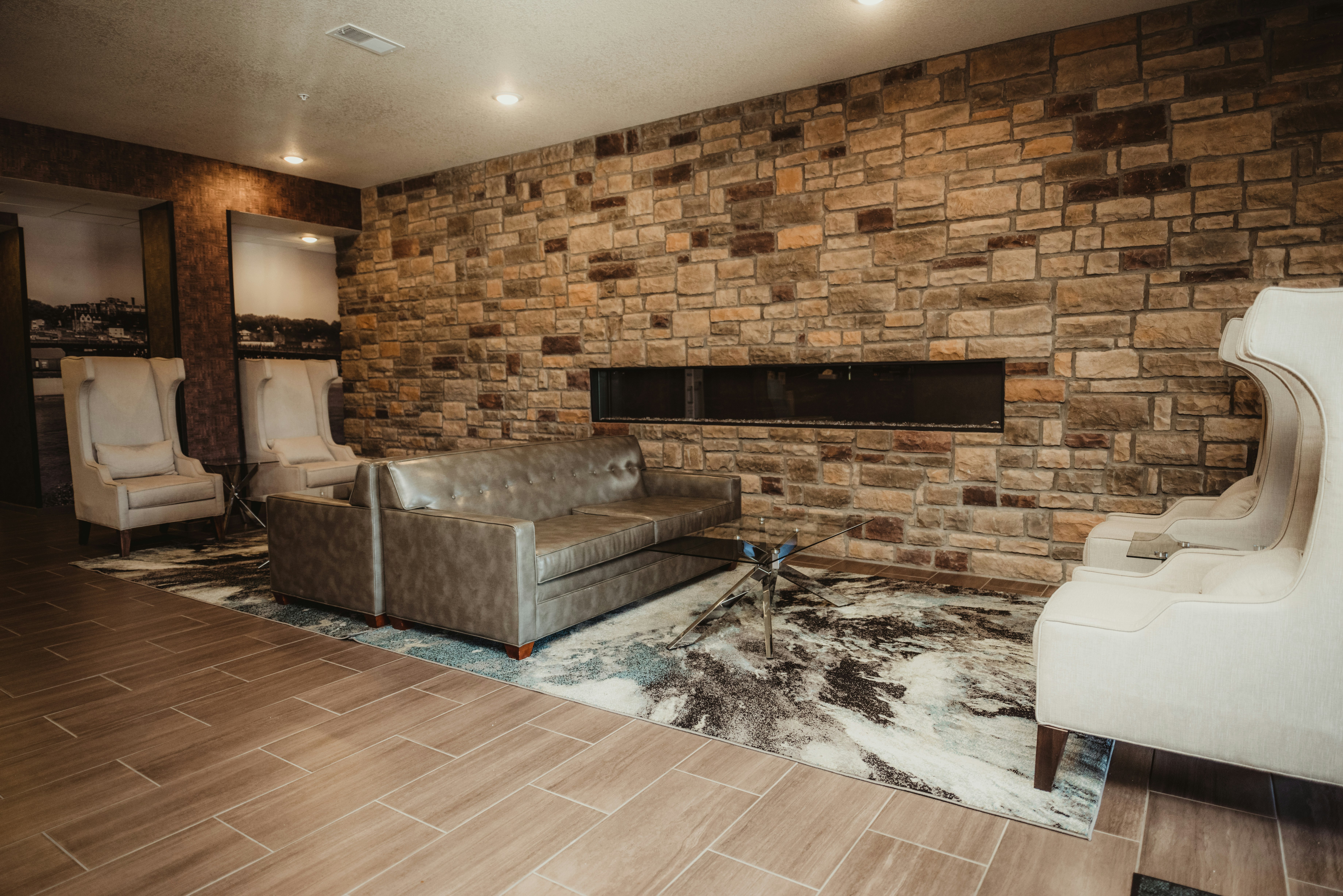 Cobblestone Hotel & Suites - Ottumwa 50/50