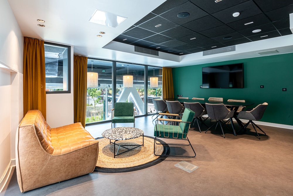 Best Western M Treize Paris Asnieres 37/44