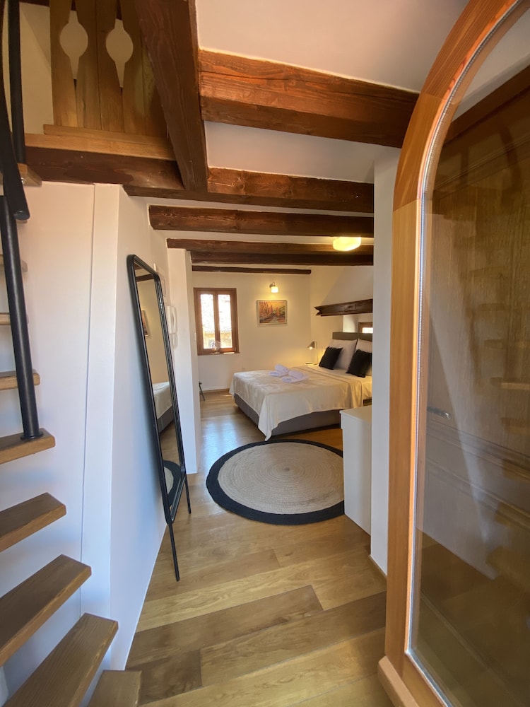 Noemi's Rooms - Adults Only 25/62
