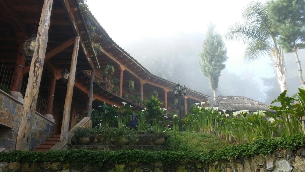 Eco Hotel Ixhi 69/74