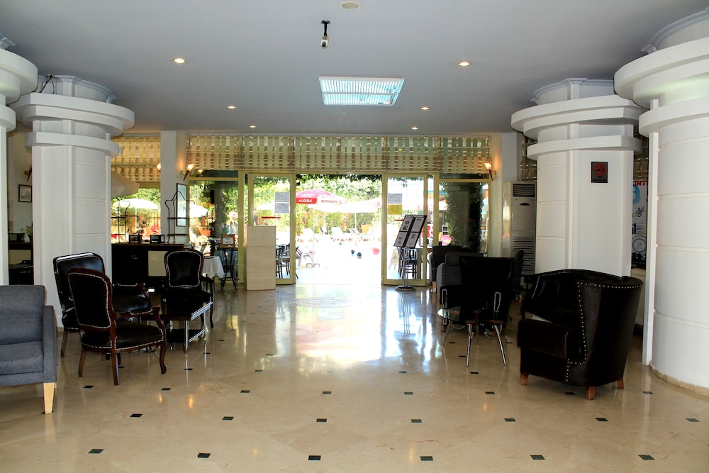 Faros Grand Hotel 30/48