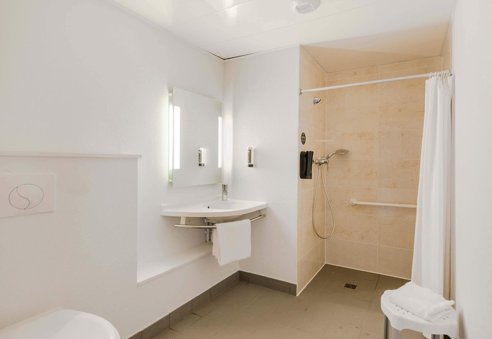 B&B HOTEL Nantes Savenay 38/38