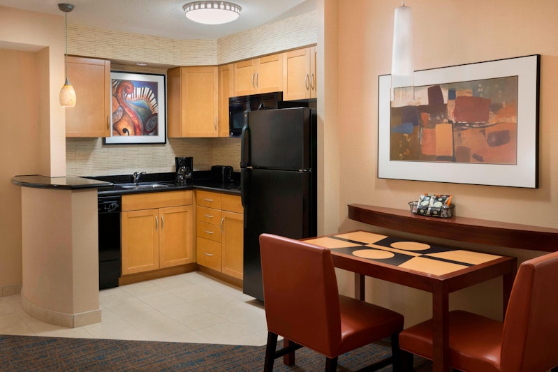 Residence Inn by Marriott Toronto Downtown/Entertainment District 24/26