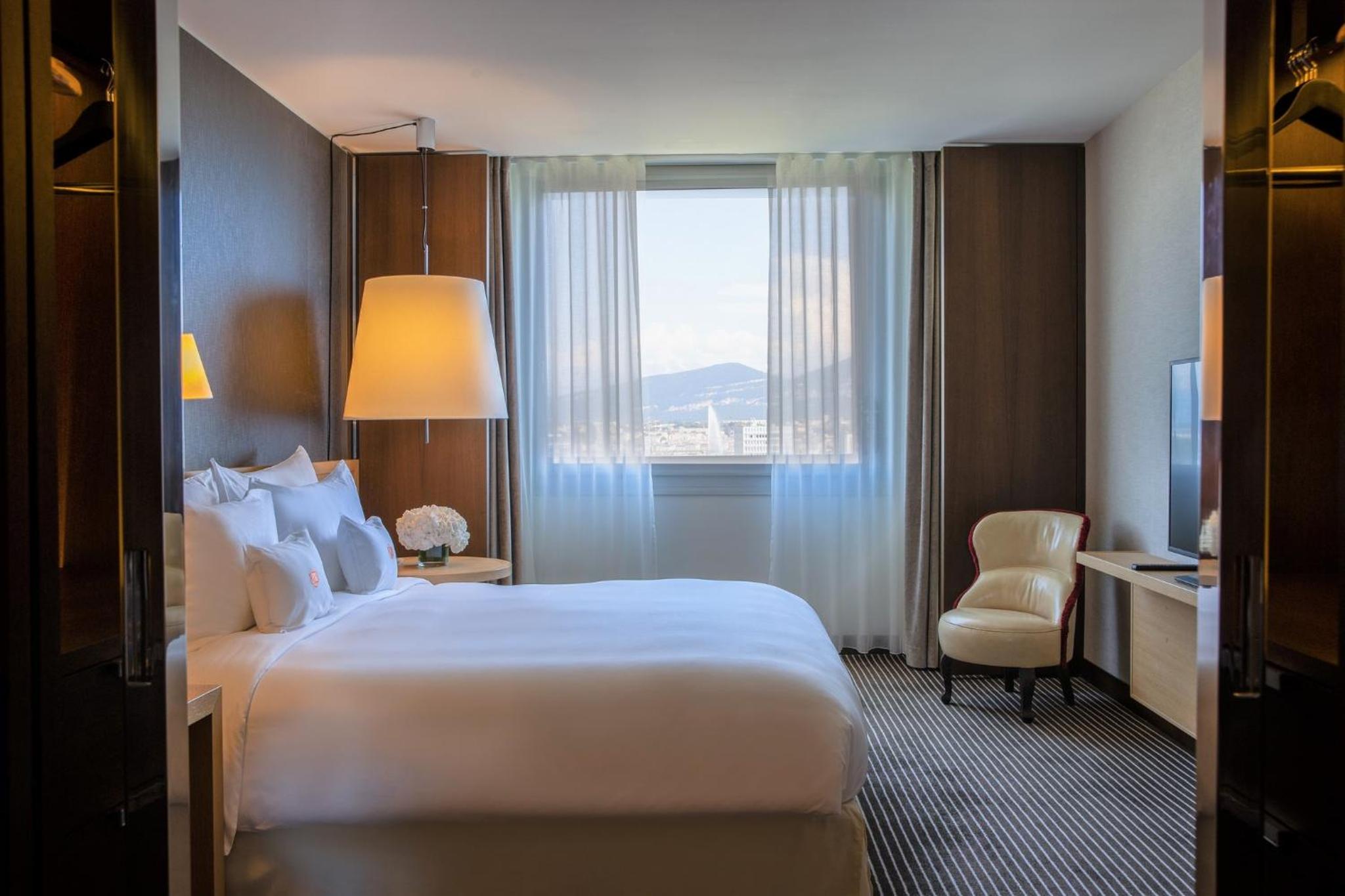 Presidential, Suite, King Bed, Lake View