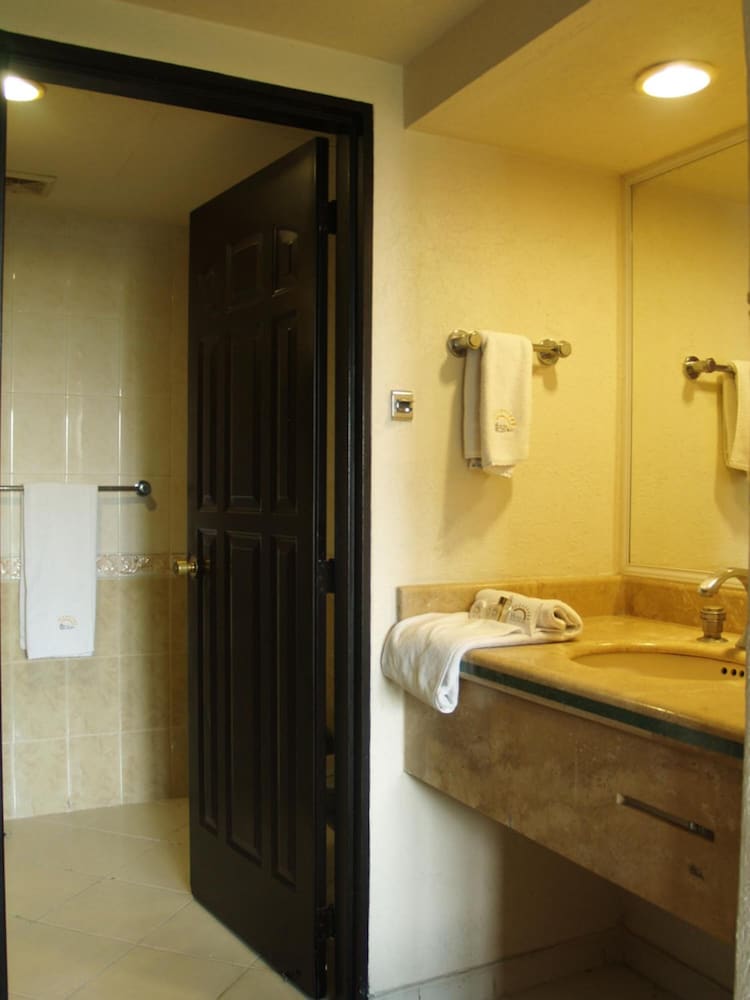 Real Del Sol Hotel 48/50