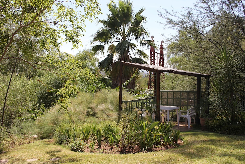 Gumtree Guest House 63/64