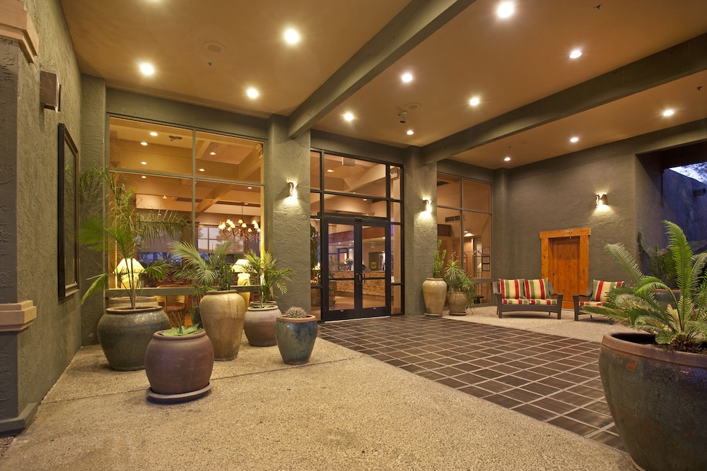 Ramada by Wyndham Tucson 8/63