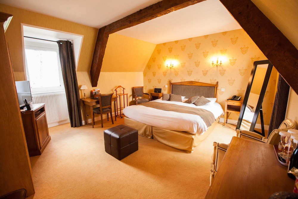 Chateau De Bellefontaine 5/50