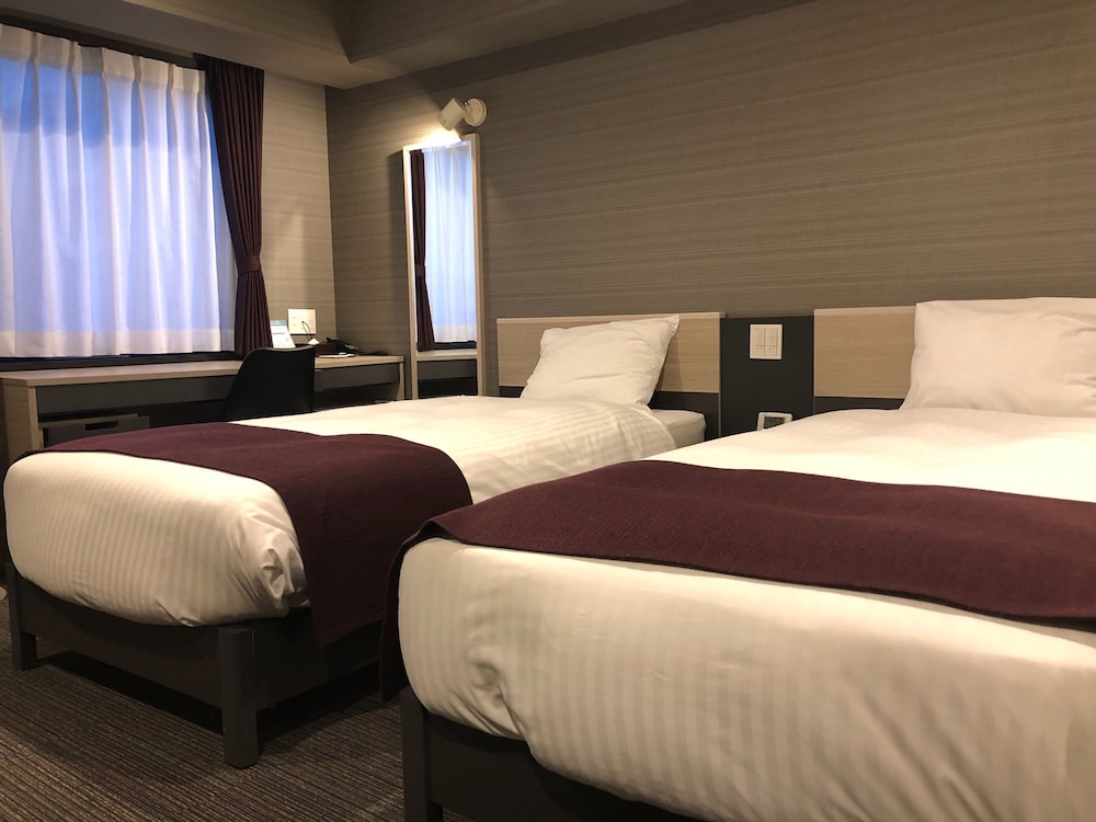 DELUXE, TWIN BEDS, SMOKING