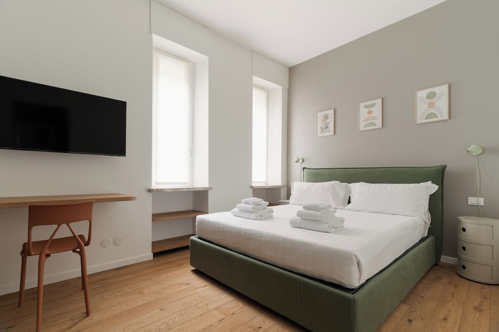 Brera Apartments In San Babila 8/50
