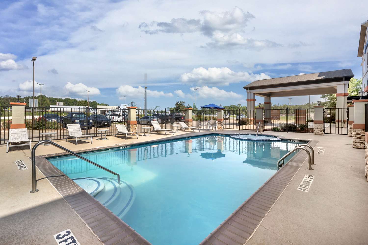 Best Western Carthage Inn & Suites 6/13
