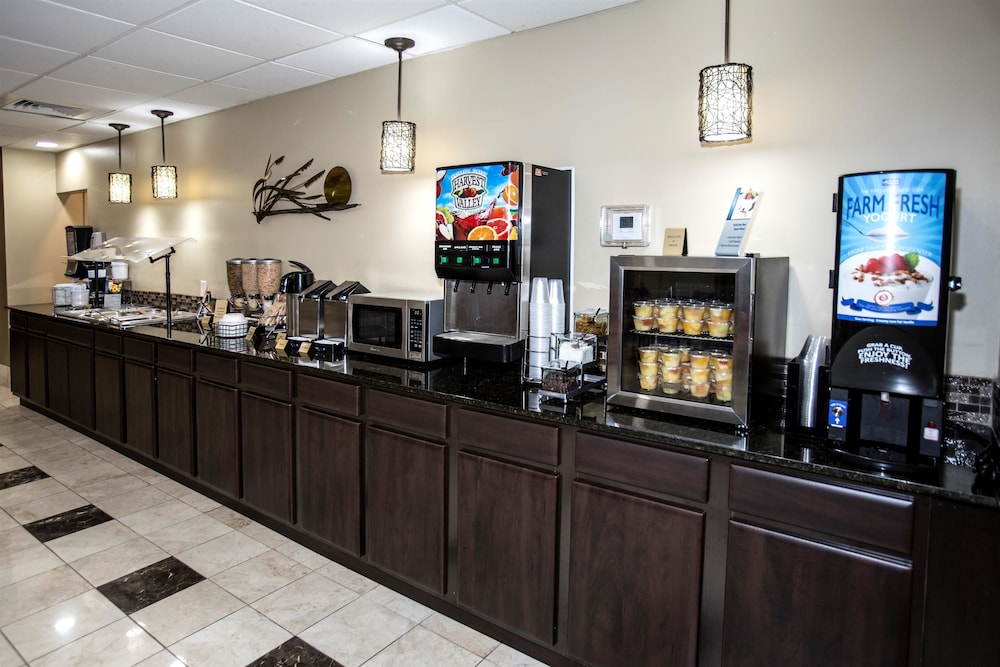 Best Western Plus Ambassador Suites Venice 36/40