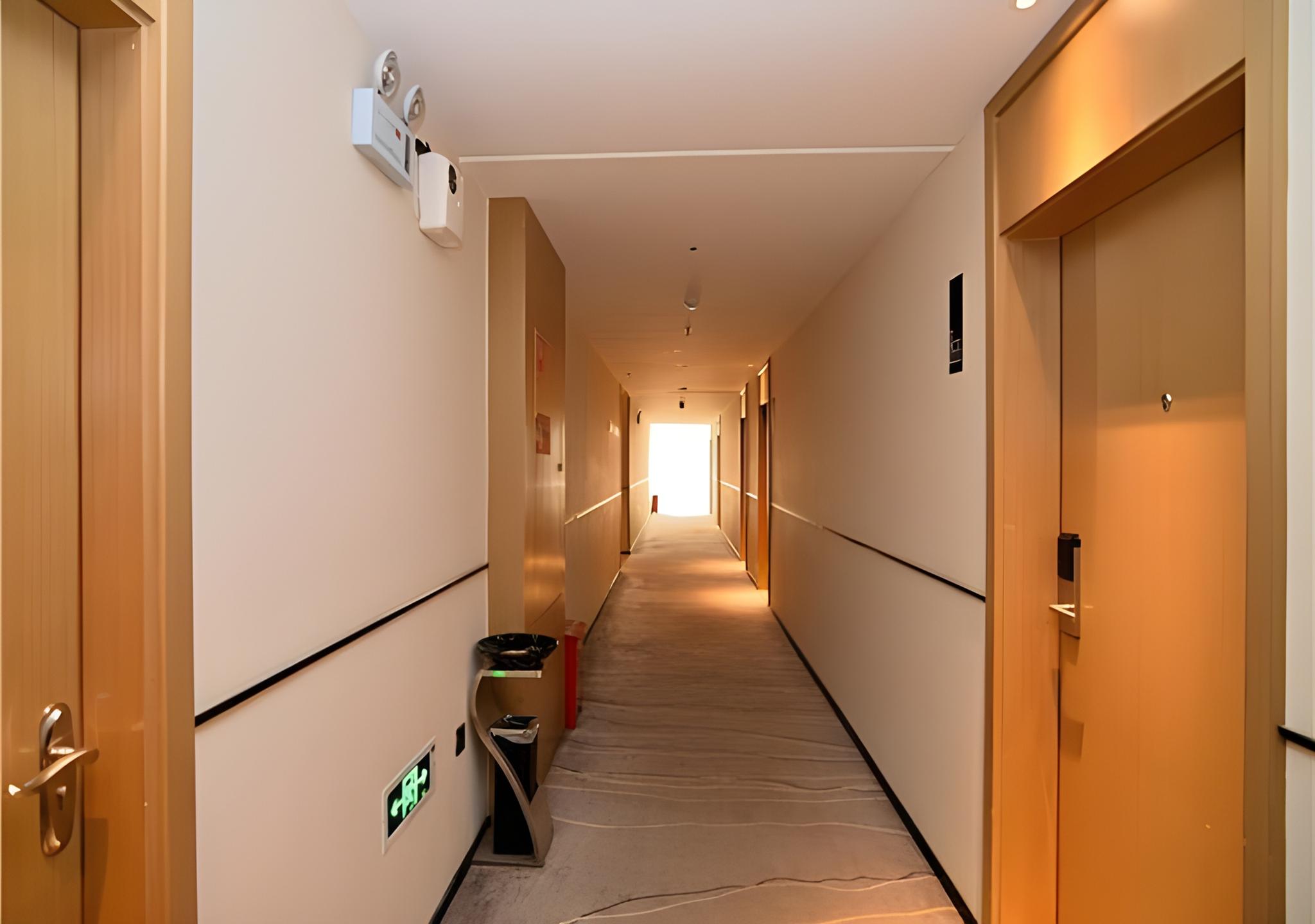 City Comfort Inn Kunming Nanping Wuyi Road Metro Station 27/44