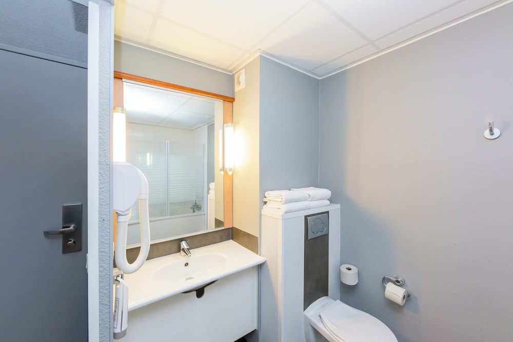 Ibis Sisteron 53/53