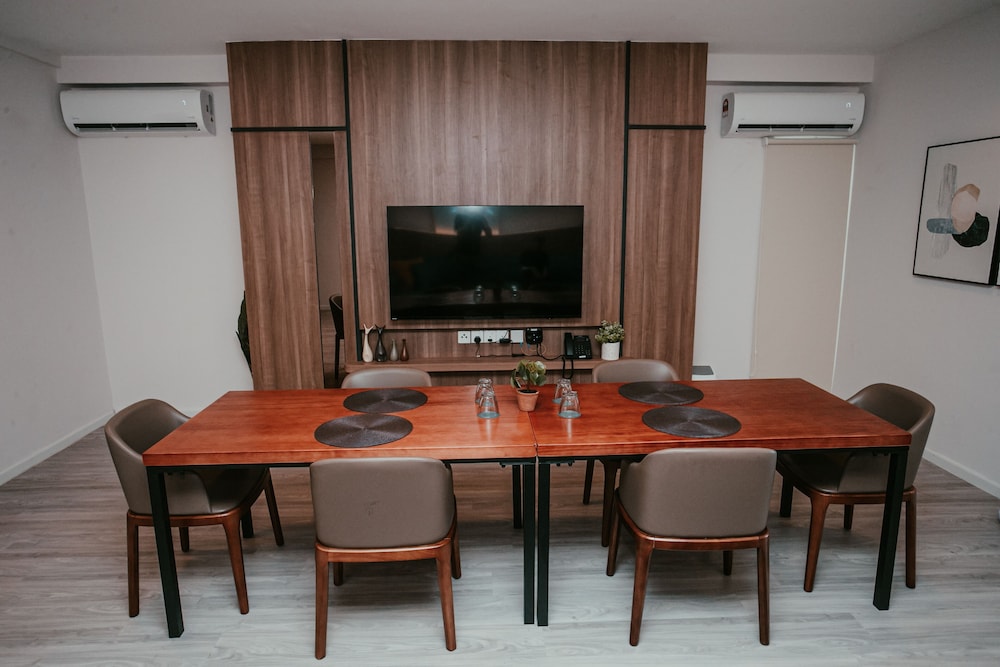 Deco Home @Aru Suites 42/50