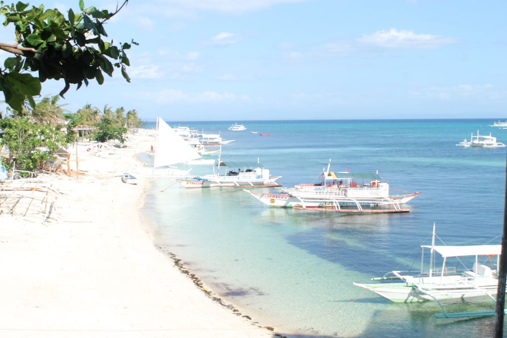 BLUE CORALS BEACH RESORT 54/66