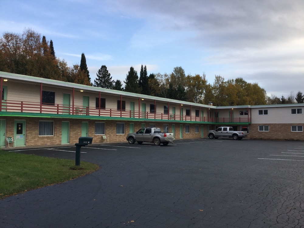 Cedars Motel 4/72