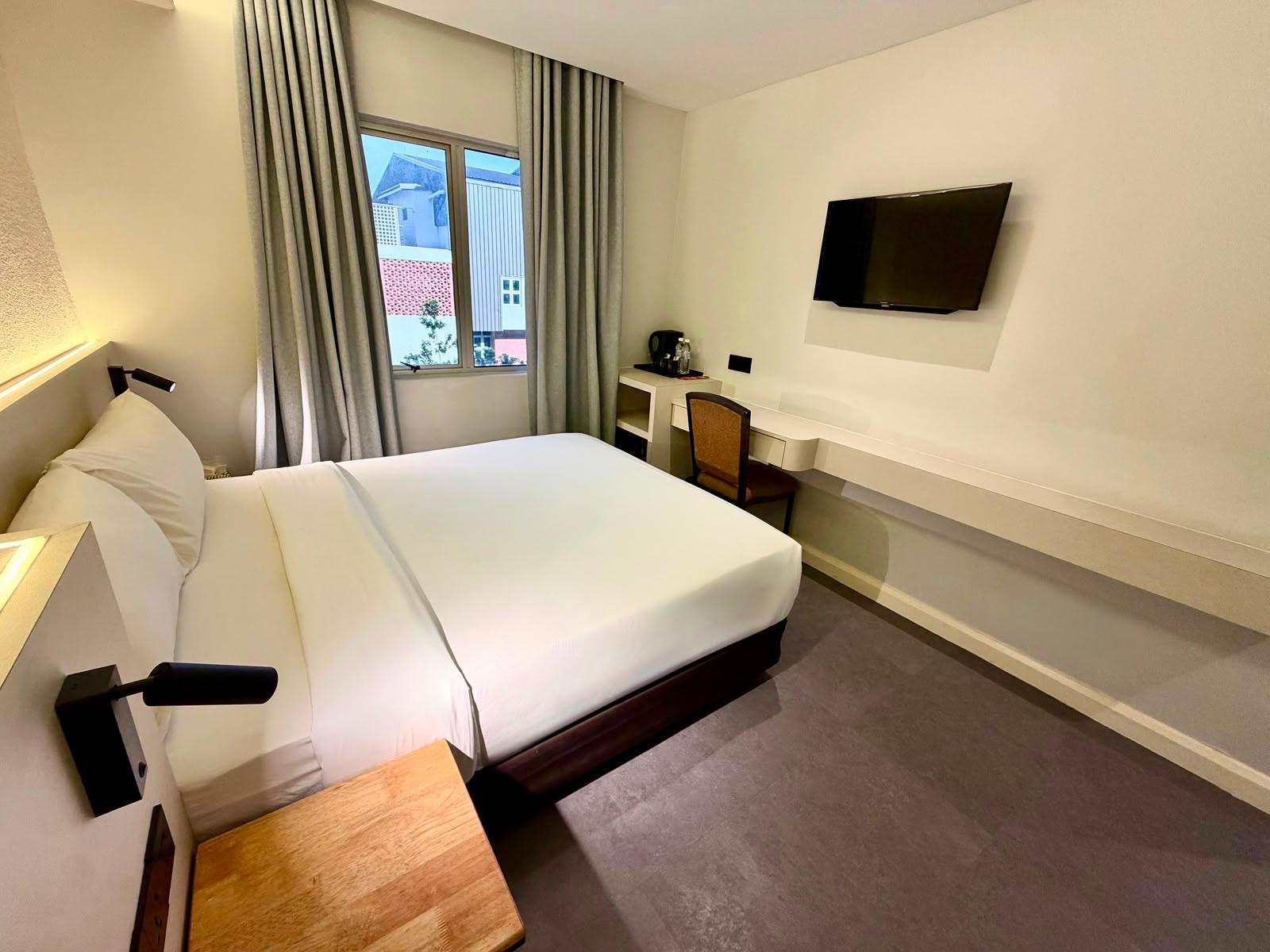 Super, Deluxe, Double Bed