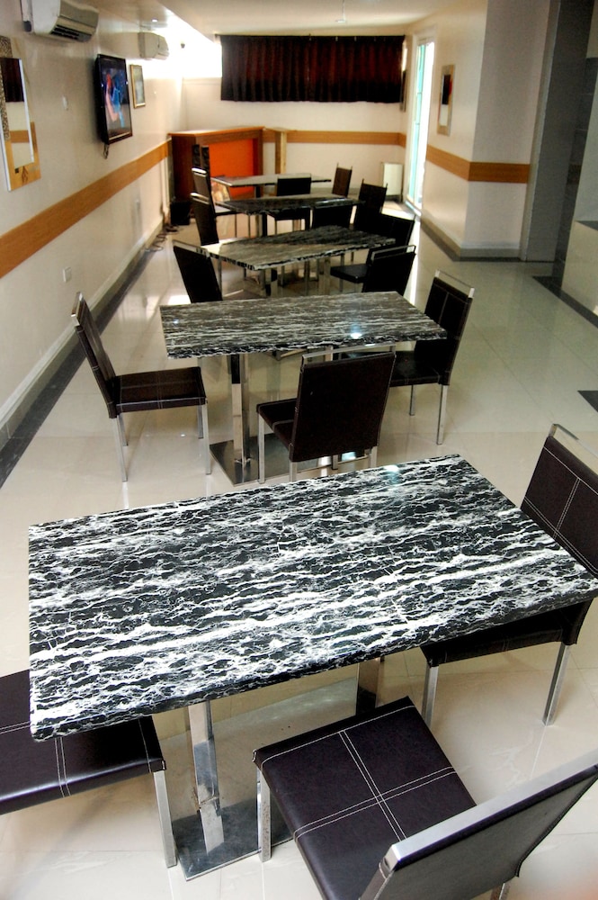 Primal Hotel GRA-Ikeja 41/50