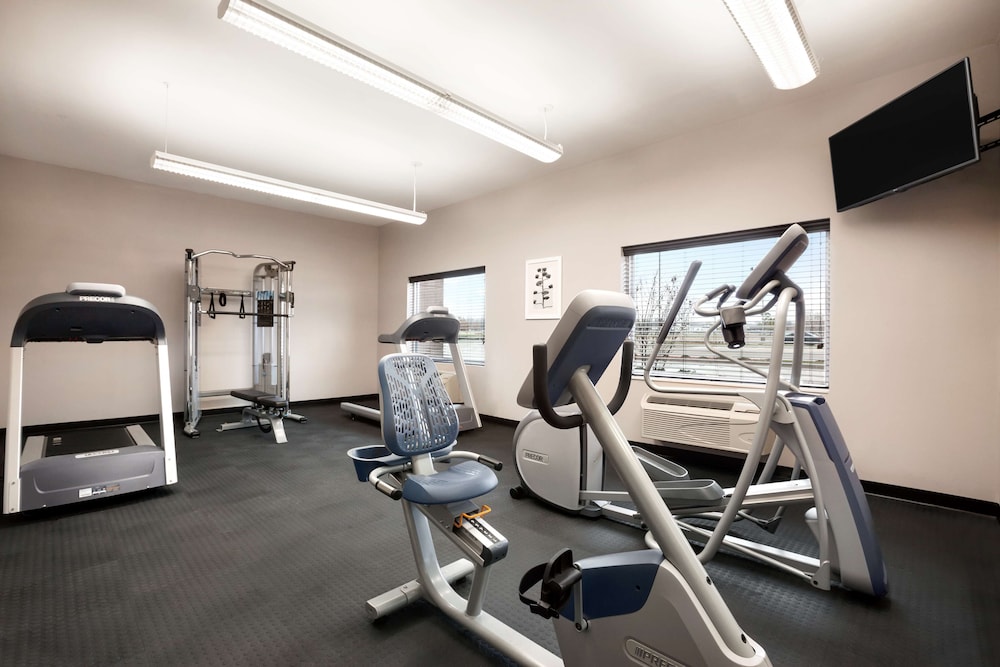 Country Inn & Suites by Radisson, Enid, OK 10/18