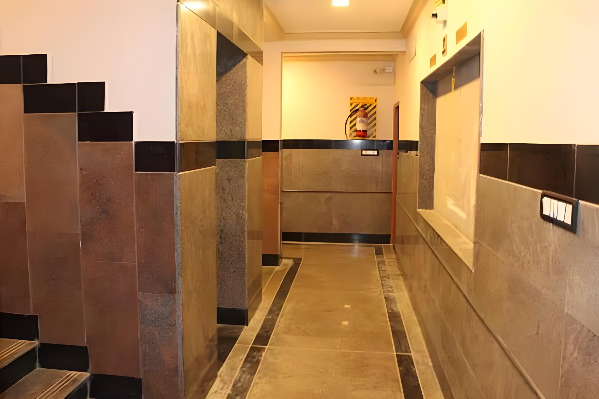 Hotel D'inn 8/27
