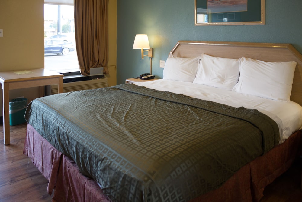 RODEWAY INN MUSKOGEE 3/39