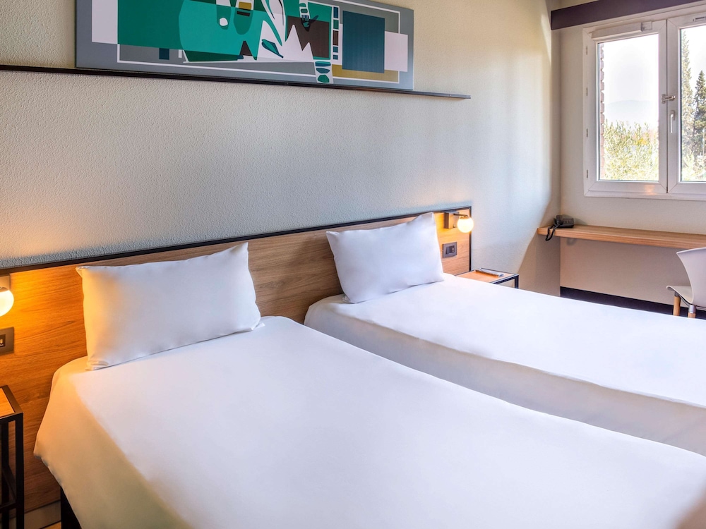 Ibis Mendoza 6/71