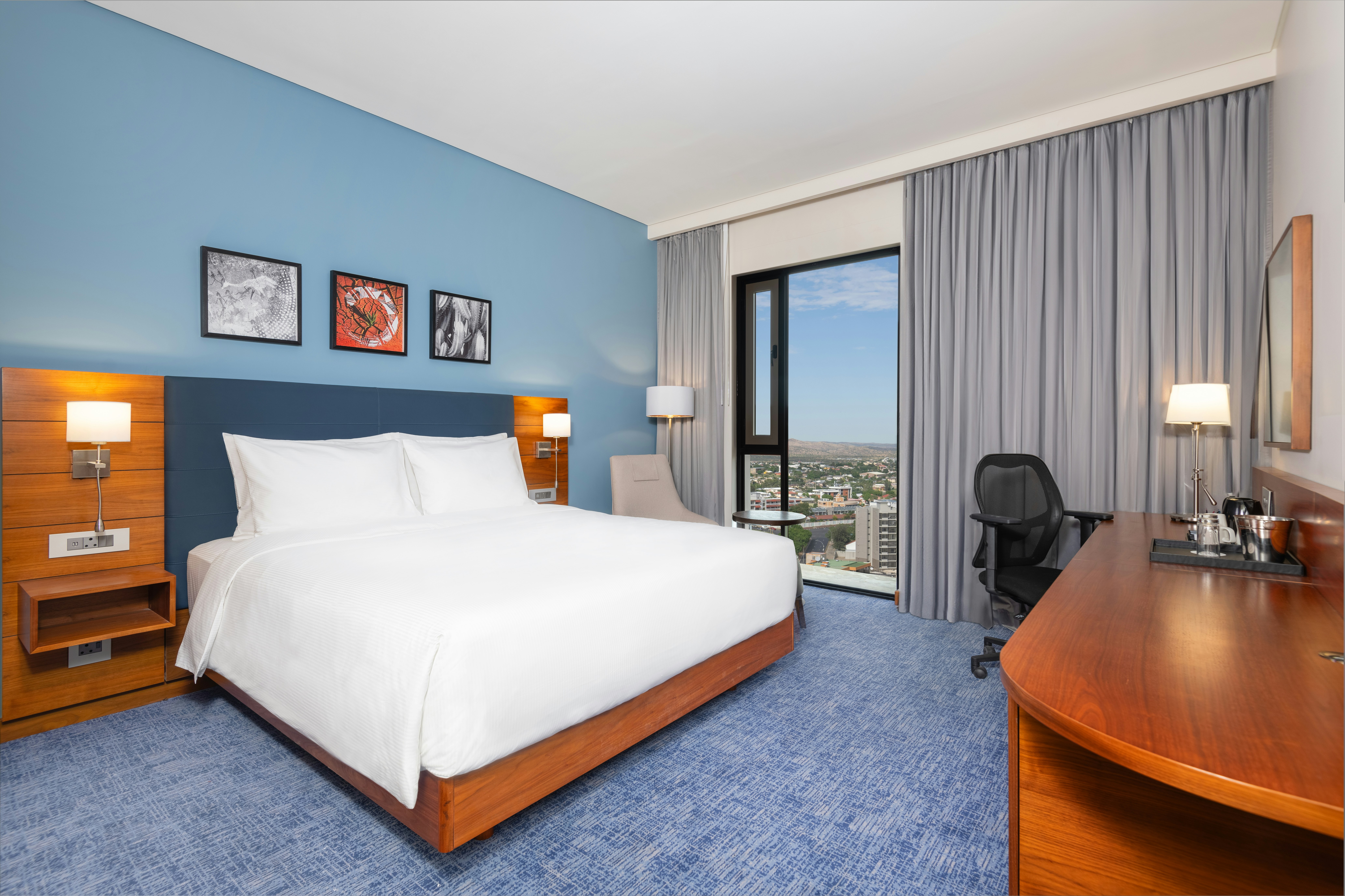 ROOM, KING BED, HIGH FLOOR
