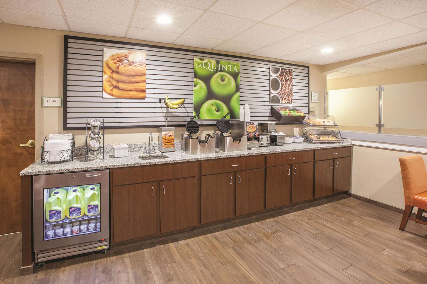 La Quinta Inn & Suites by Wyndham Mechanicsburg - Harrisburg 10/46