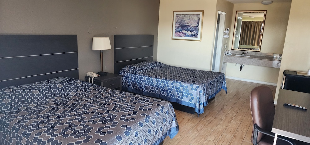 Mayfair Inn Ontario Airport 23/35
