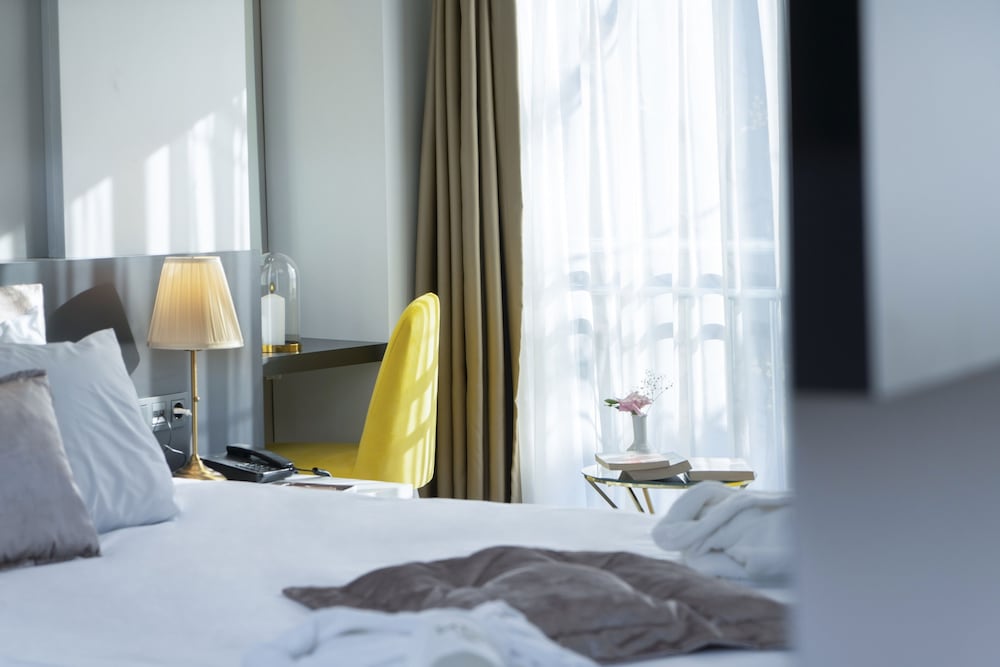 Niss Lara Hotel 10/66