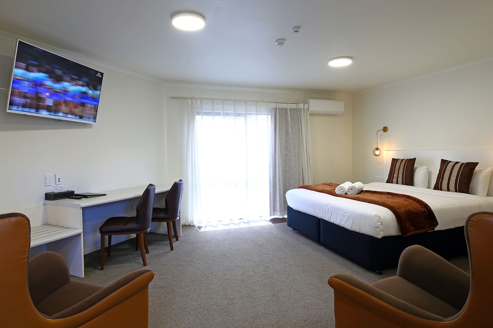 Heritage Court Motor Lodge Oamaru 12/73