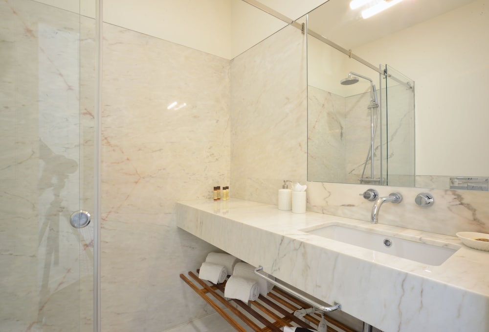 Oporto Invite Bolhão Historical Market 50/50